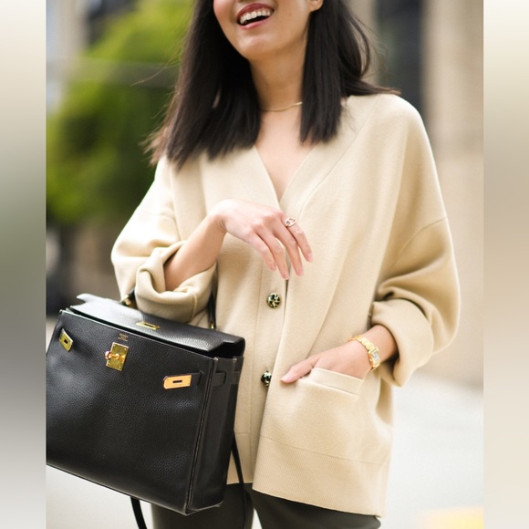 Toteme monogram button fine wool cardigan - Picture 2 of 12